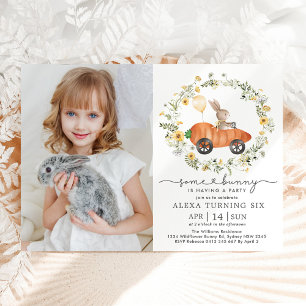 Niedlicher Frühling Bunny Rabbit Wildblume Geburts Einladung