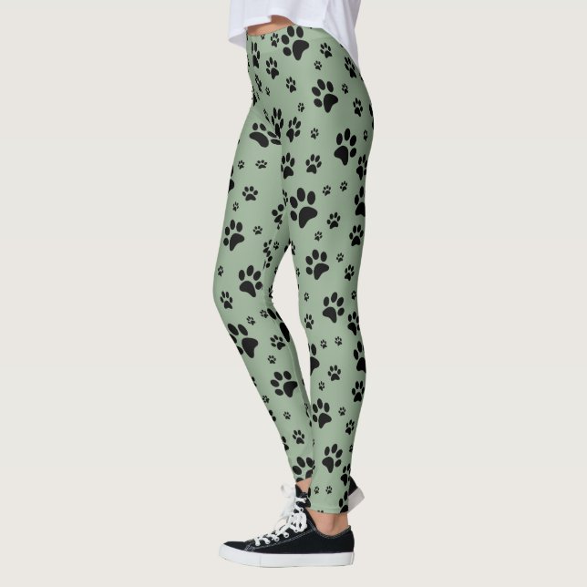 Niedlicher Fun Black on Sage Green Paw Prints Leggings (Links)