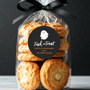 Niedlicher Geistertrick oder Schwarz behandeln Runder Aufkleber