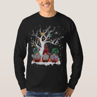 Niedlicher Gnome-Büffel karierter Weihnachtsbaum T-Shirt