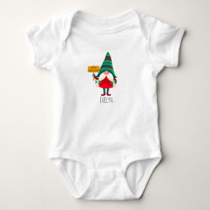 Niedlicher Gnome Holding Platard mit Grüßen Baby Strampler