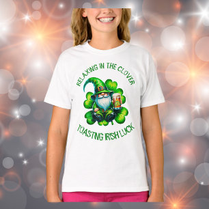 Niedlicher Gnome St Patrick's Day mit Bier   T-Shirt