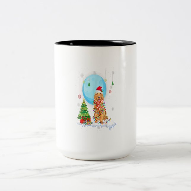 Niedlicher Golden Retriever Weihnachtsbaum Zweifarbige Tasse (Mittel)
