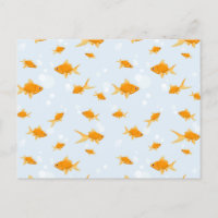 Niedlicher Goldfisch im Wasser schwimmen