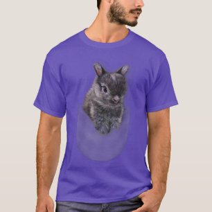 , Niedlicher grauer Netherland Zwerg Bunny in Pock T-Shirt