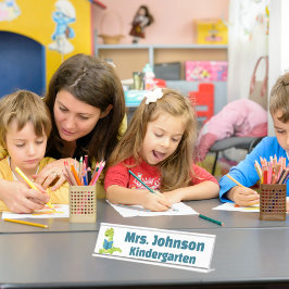 Niedlicher grüner Dinosaurier-Lehrer Schreibtischnamensplakette