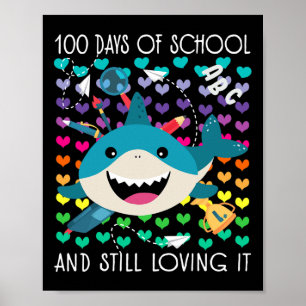 Niedlicher Hai 100 Tage der Schule und immer noch  Poster