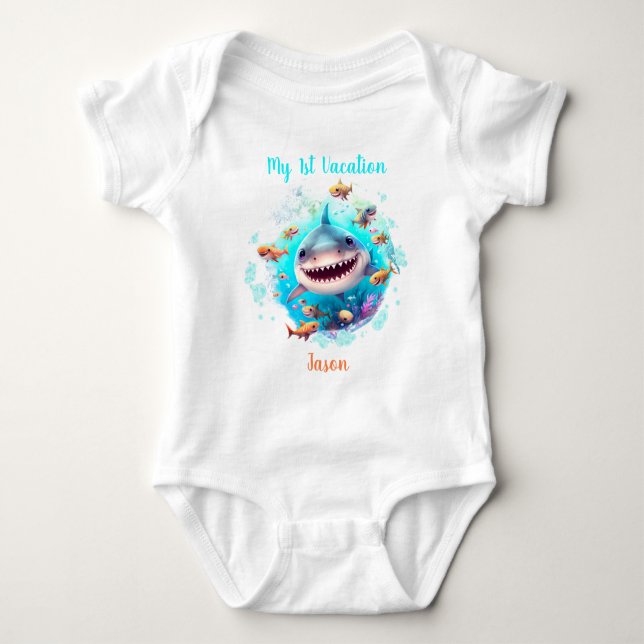 Niedlicher Hai Sommerurlaub Personalisierter Junge Baby Strampler (Vorderseite)