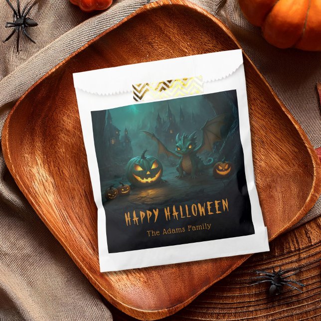 Niedlicher Halloween-Drache mit Beängstigenden Pum Geschenktütchen (Von Creator hochgeladen)