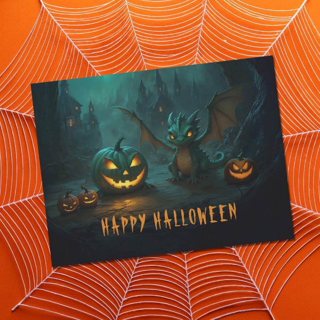 Niedlicher Halloween-Drache mit Beängstigenden Pum Postkarte (Von Creator hochgeladen)