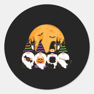 Niedlicher Halloween-Gnome-Spooky-Gartentrick oder Runder Aufkleber