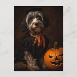 Niedlicher Halloween Hund mit Kürbislaterne Postkarte