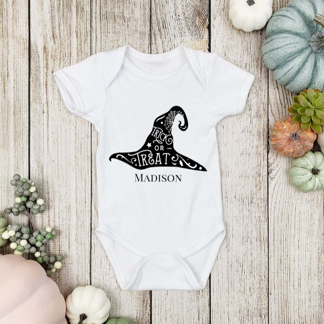 Niedlicher Halloween-Trick oder Hexenhut behandeln Baby Strampler (Von Creator hochgeladen)