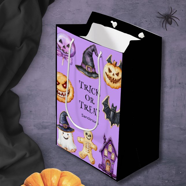 Niedlicher Halloween-Trick oder Lila Geschenktasch Mittlere Geschenktüte (Von Creator hochgeladen)