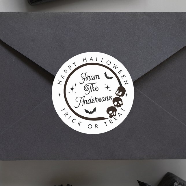 Niedlicher Happy Halloween Trick oder Treat Skelet Runder Aufkleber (Von Creator hochgeladen)