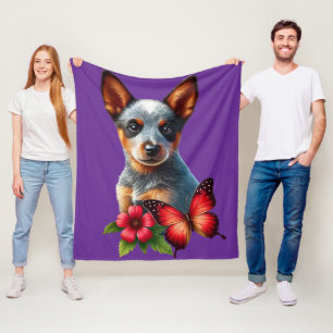 Niedlicher Heeler Welpe mit Schmetterling und Blum Fleecedecke