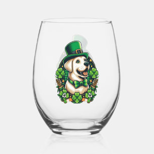 Niedlicher Hund am Sankt Patrick Weinglas Ohne Stiel