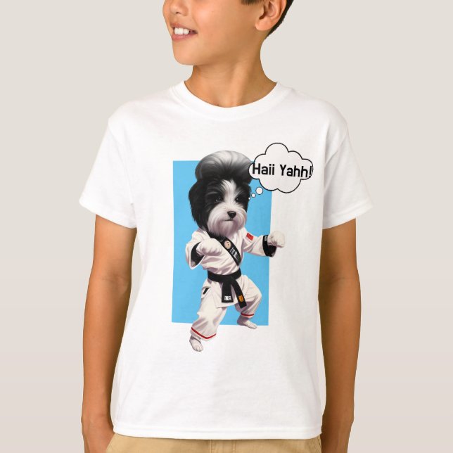 Niedlicher Hund Elvis Impersonator in Karate kimon T-Shirt (Vorderseite)