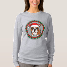 Niedlicher Hund in festlichem Weihnachtskranz