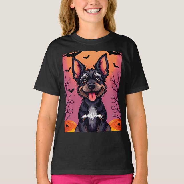 Niedlicher Hund in Halloween-Szene mit Pumpkins T-Shirt (Vorderseite)