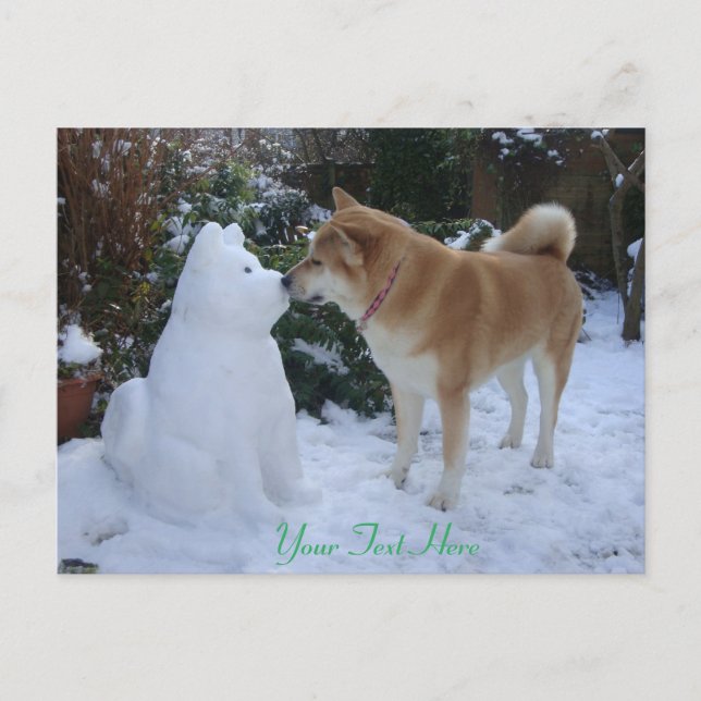 niedlicher Hund küsst Schneeszene bei Weihnachten Postkarte (Vorderseite)