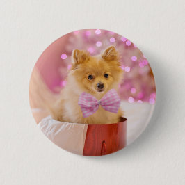 Niedlicher Hund mit Pink Bow Weihnachtsfoto Button