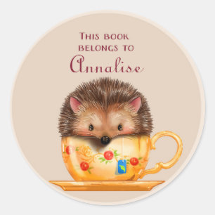 Niedlicher Igel in einer Tasse Buchnamensplatte Runder Aufkleber