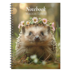 Niedlicher Igel mit einer Krone von Blume Notizblock