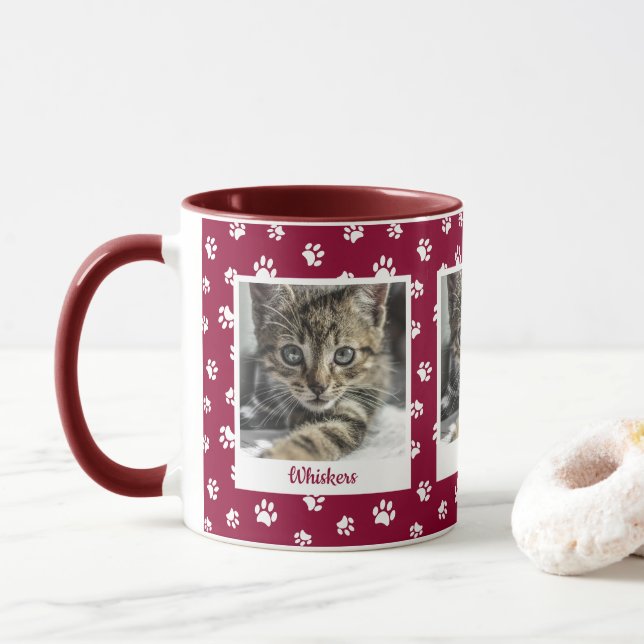 Niedlicher Katzenname und Foto Rot- und Weißaufdru Tasse (Mit Donut)