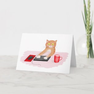 Niedlicher Katzensprung im Internet auf einer Comp Karte