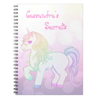 Niedlicher kawaii Regenbogen farbiges Unicornpony Notizblock