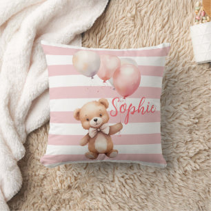 Niedlicher kleiner Bär in Rosa Kissen