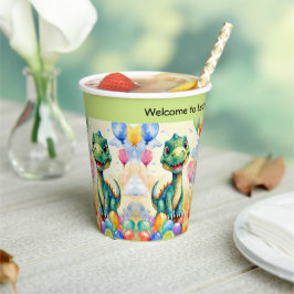 Niedlicher kleiner Dinosaurier mit viel farbenfroh Pappbecher