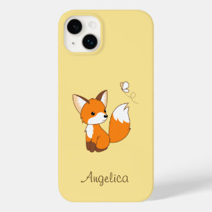 Niedlicher kleiner Fuchs sieht Schmetterling zu Case-Mate iPhone 14 Plus Hülle