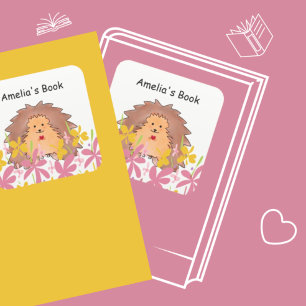Niedlicher kleiner Igel Dieses Buch gehört zum Squ Quadratischer Aufkleber