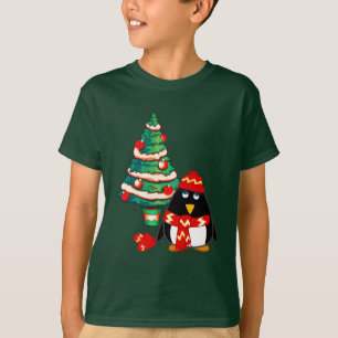 Niedlicher kleiner Pinguin. Kinder Weihnachtsgesch T-Shirt