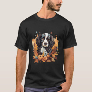 Niedlicher Kürbishund in der Herbstsaison mit abne T-Shirt