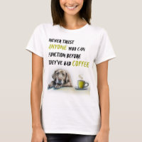 Niedlicher Labrador-Kaffeesüchtiger