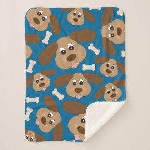Niedlicher lächelnder Hund mit den großen Ohren Sherpadecke