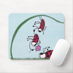 Niedlicher Ladybug, der seine Liebe zeichnet Mousepad