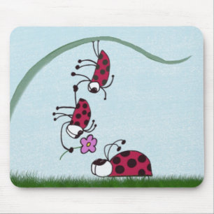 Niedlicher Ladybug, der seine Liebe zeichnet Mousepad