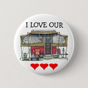 Niedlicher Lagerbewohner-Reise-Anhänger RV Button