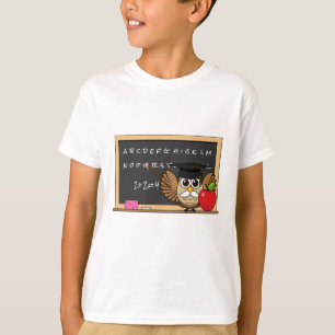 Niedlicher Lehrer mit Apple-Cartoon T-Shirt