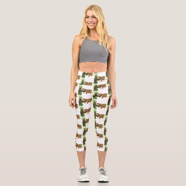 Niedlicher Leopardenschlaf in Cartoon-Abbildung Capri Leggings (Vorderseite)