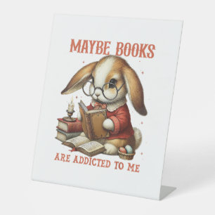 Niedlicher Leserhase mit Brillenbüchern Buchwurm R Sockelschild
