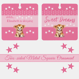 Niedlicher Löwe, der den Namen hinzufügt, schläft Ornament Aus Metall