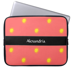 Niedlicher Mit Monogramm Name Happy Face Sun Coral Laptopschutzhülle