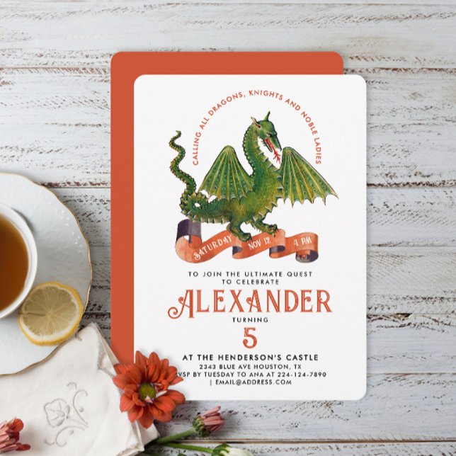 Niedlicher mittelalterlicher Orangengrüner Drache  Einladung (Von Creator hochgeladen)