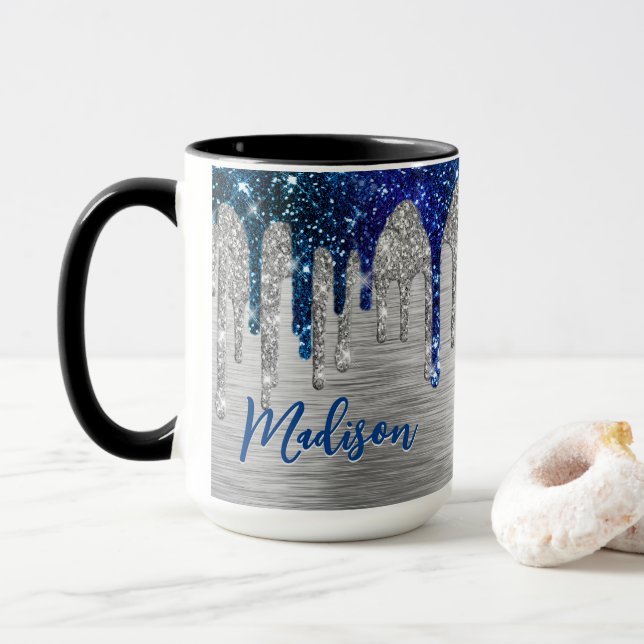 Niedlicher moderner Blue Glitzer Tropfen monogramm Tasse (Mit Donut)
