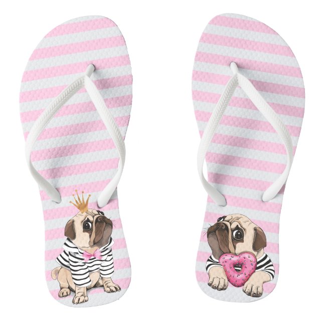 Niedlicher Mops mit Kronen und rosa Herznebel Flip Flops (Fußbett)